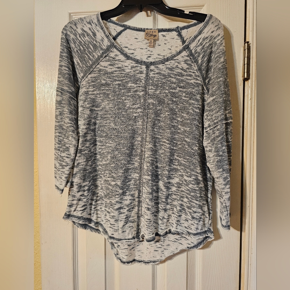 Women's Gray Raglan Sleeve Top